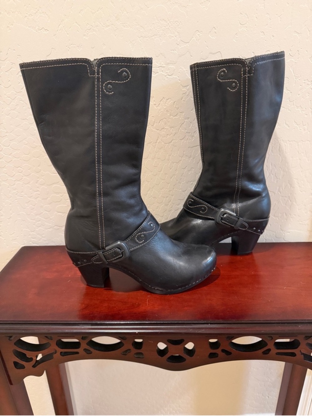 Dansko Rylan Crazy Horse Black Leather Boots
Womens sz 10 EU 41